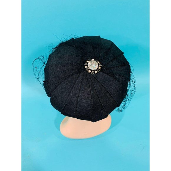 Vintage 1950s Petal Hat Round Black Abraham & Straus Rhinestone Beret - Picture 6 of 10
